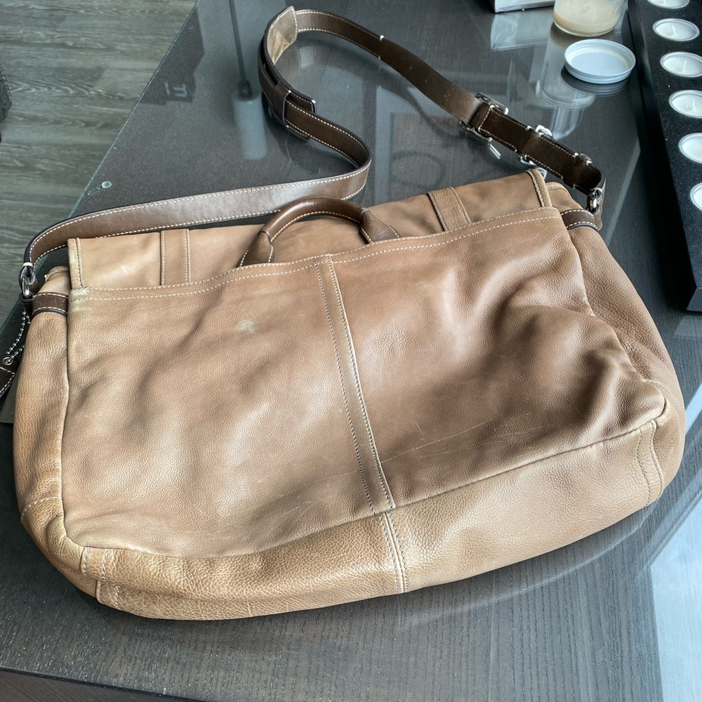 COACH HAL Medium Messenger - Picture 2 of 10